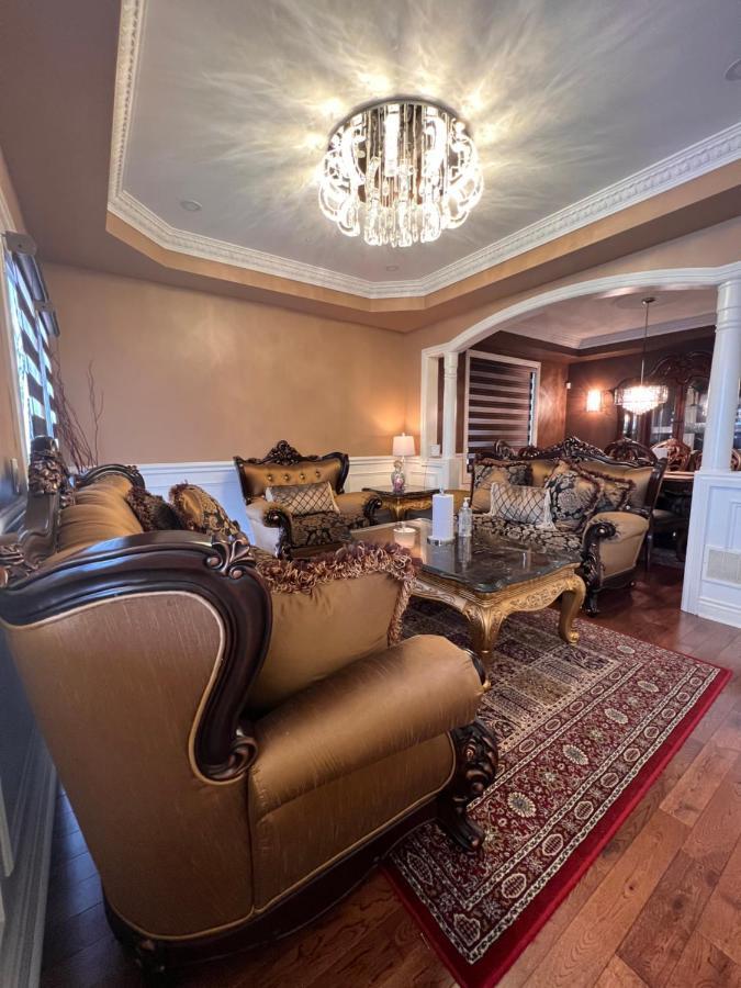 Spacious Detached In Brampton Exteriör bild