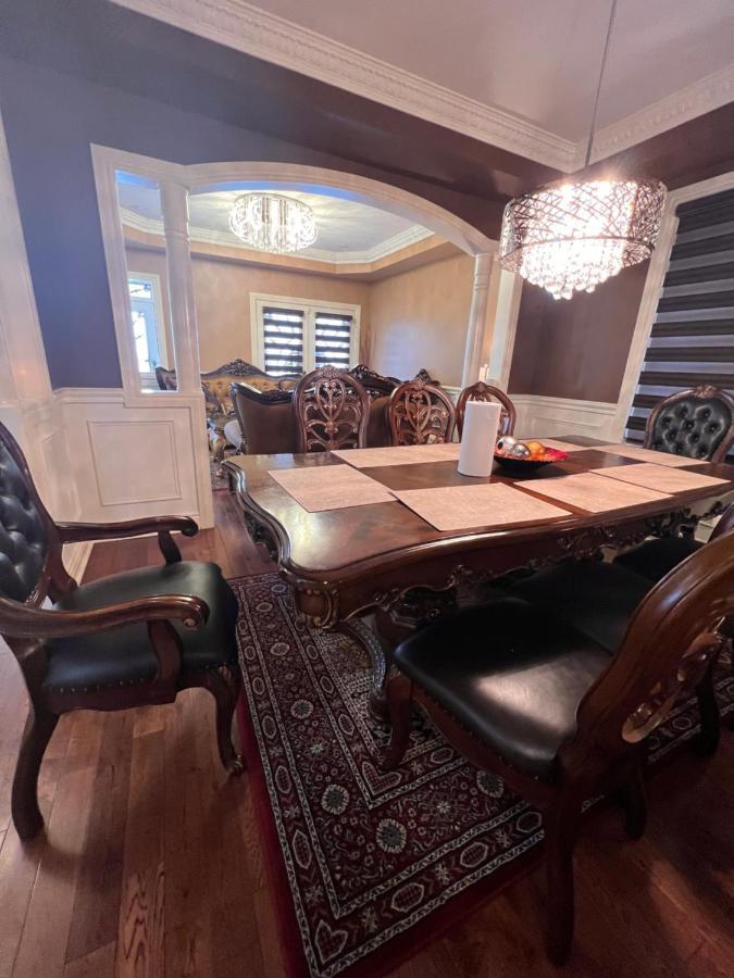 Spacious Detached In Brampton Exteriör bild